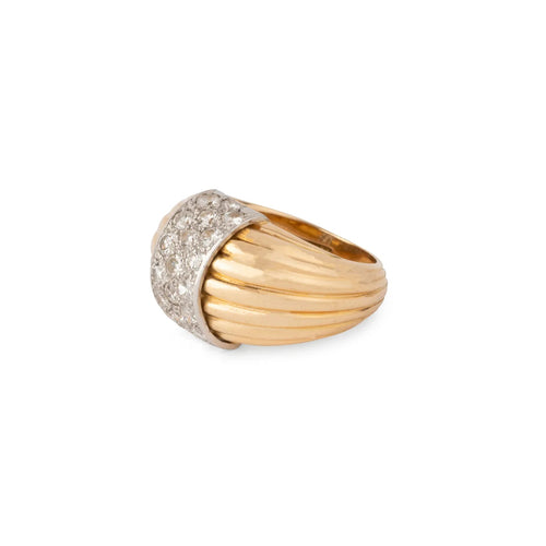 Bague 56 Bague godronnée en or jaune et platine, diamants 58 Facettes 1