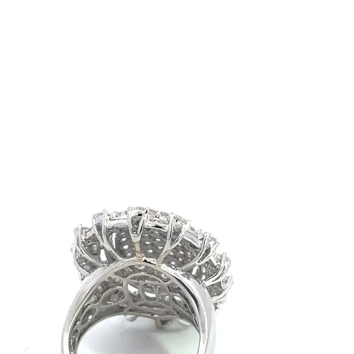 Bague 53 Bague cocktail en or blanc 18 carats et diamants 58 Facettes UN0131