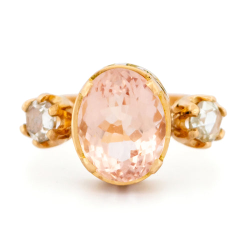 Bague 56 Bague trilogy en or 18 carats avec morganite et diamants 58 Facettes 62B4E119A5BB4DFF938A2A7D2E94C870