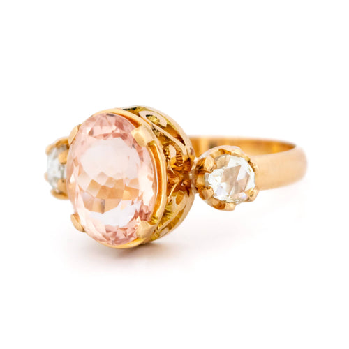 Bague 56 Bague trilogy en or 18 carats avec morganite et diamants 58 Facettes 62B4E119A5BB4DFF938A2A7D2E94C870