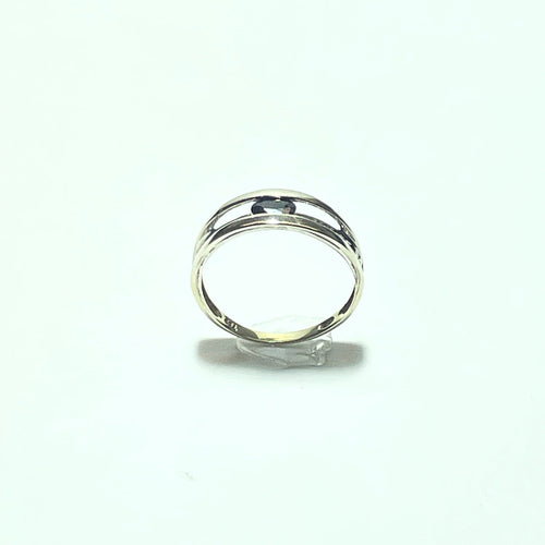 Bague en or blanc 18 carats avec pierre bleue 58 Facettes 260043