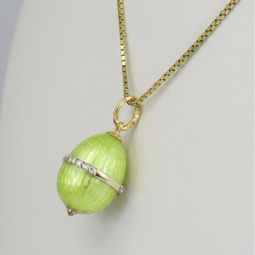 Pendentif œuf vintage émaillé en or 14K et diamants 58 Facettes 2419