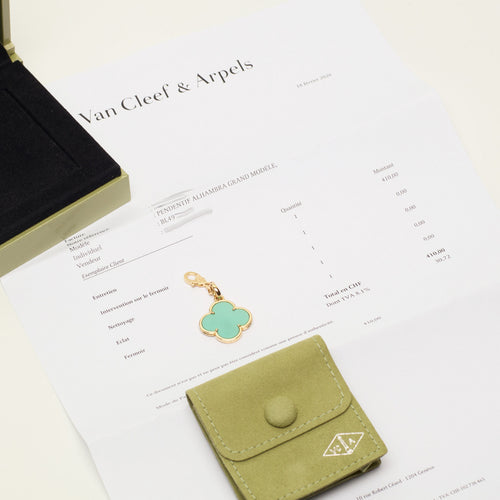 Van Cleef & Arpels Magic Alhambra - Pendentif en or jaune et turquoise 58 Facettes