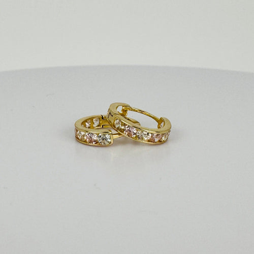 Boucles d'oreilles Boucles d'oreilles en or jaune avec saphirs blancs et roses 58 Facettes 2604031