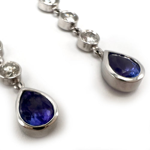 Boucles d'oreilles Boucles d'oreilles en or blanc, diamants et tanzanites 58 Facettes UKA000016GM