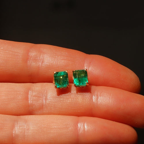 Boucles d'oreilles Boucles d'oreilles en or jaune 14 ct et émeraudes naturelles 58 Facettes E003