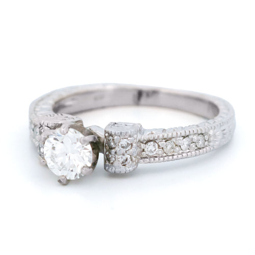 Bague 52.5 Bague Solitaire Vintage en or blanc 18k et diamants 58 Facettes 5499D82A8BC741C38EDD420BCC568F0F