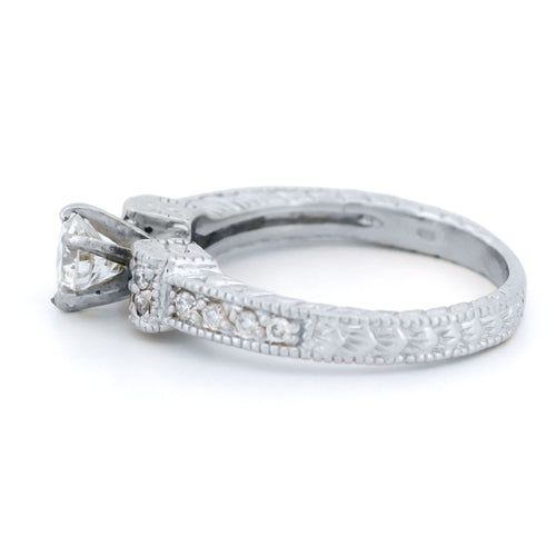 Bague 52.5 Bague Solitaire Vintage en or blanc 18k et diamants 58 Facettes 5499D82A8BC741C38EDD420BCC568F0F