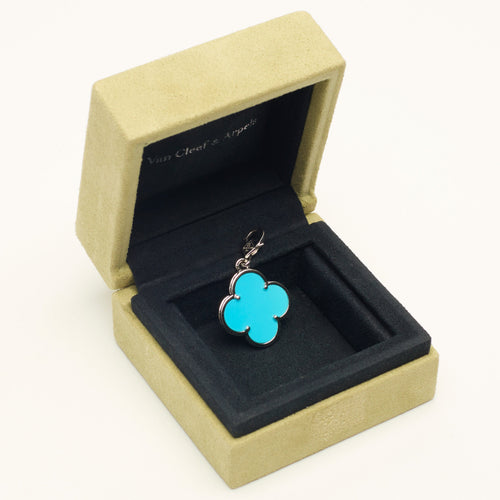 Van Cleef & Arpels Magic Alhambra - Pendentif en or blanc et turquoise 58 Facettes