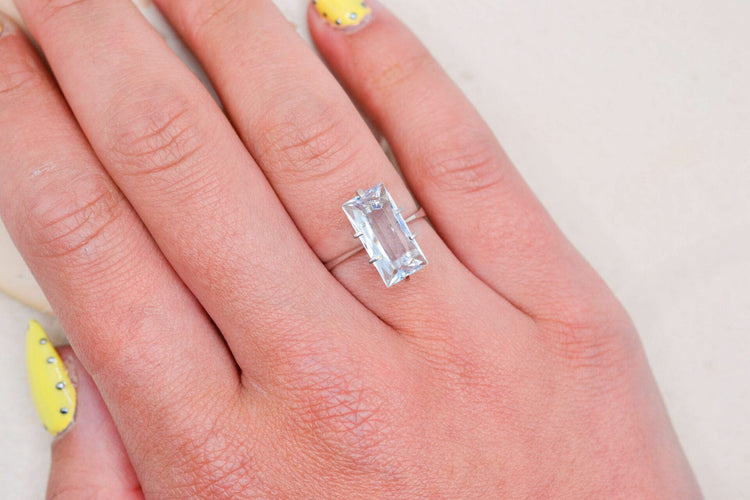 Bague 54 Bague en or blanc et jaune 18 carats et aigue-marine 58 Facettes 3987