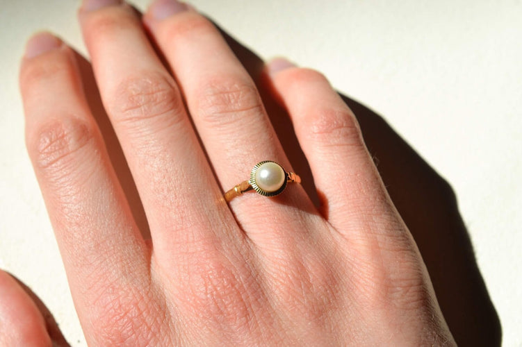 Bague 55 Bague solitaire en or jaune et perle de culture 58 Facettes Ref3965
