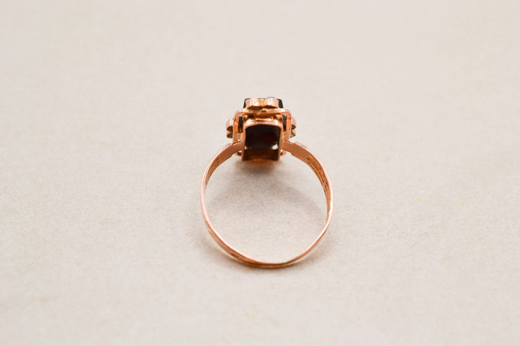 Bague 54 Bague camée en or rose 18 carats et perles 58 Facettes 3931