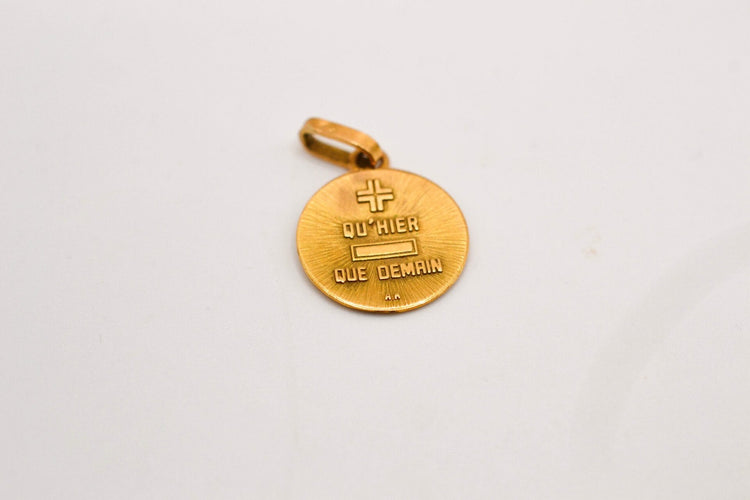 Pendentif Augis - Médaille ronde en or jaune 18 carats 58 Facettes 3970