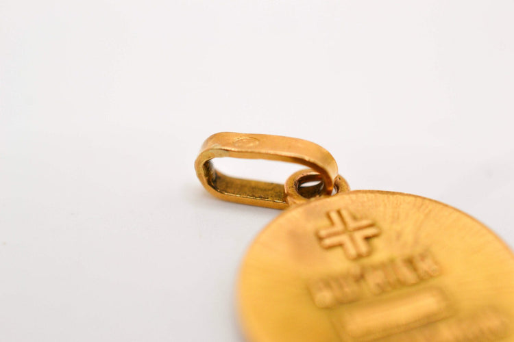 Pendentif Augis - Médaille ronde en or jaune 18 carats 58 Facettes 3970