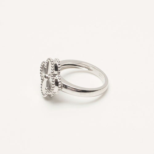 53 Van Cleef & Arpels Vintage Alhambra - Bague guillochée en or blanc 58 Facettes
