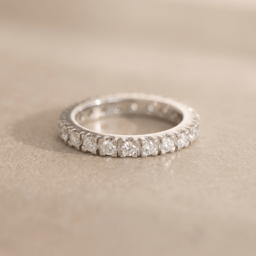 49 Bague mémoire en or blanc 14K et 21 diamants 0,63 ct 58 Facettes HJ250202