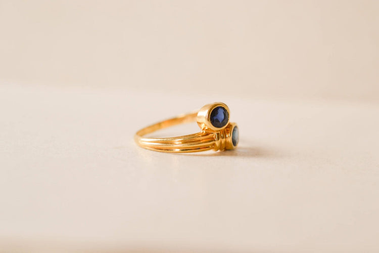 Bague Toi et Moi en or jaune 18 carats et saphirs 58 Facettes Ref3581