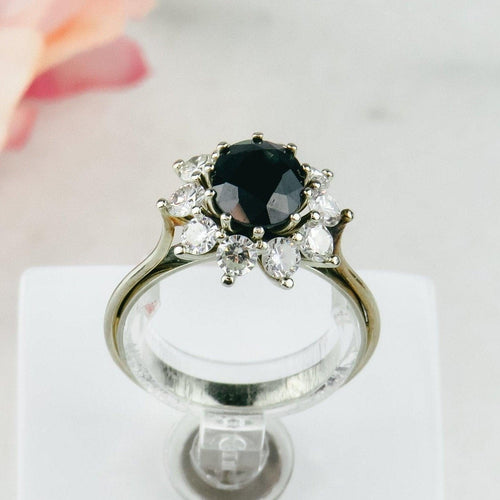 Bague 56 Bague en or blanc avec saphir et diamants 58 Facettes 1603