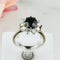 Bague 56 Bague en or blanc avec saphir et diamants 58 Facettes 1603