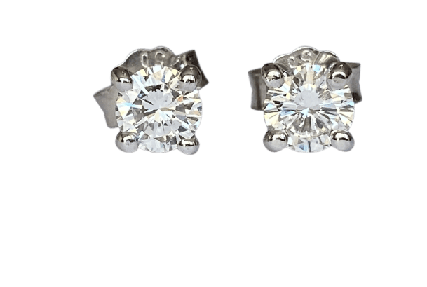 Bague Boucles d'oreilles solitaires en or blanc 18 kt et diamants 58 Facettes earrings