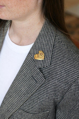 Broche Broche ancienne corne ducale en or jaune, rubis et diamants 58 Facettes