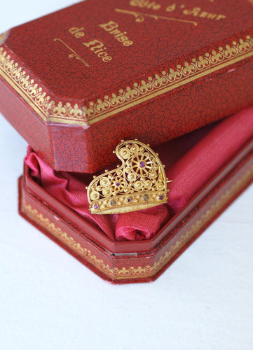 Broche Broche ancienne corne ducale en or jaune, rubis et diamants 58 Facettes