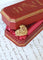 Broche Broche ancienne corne ducale en or jaune, rubis et diamants 58 Facettes