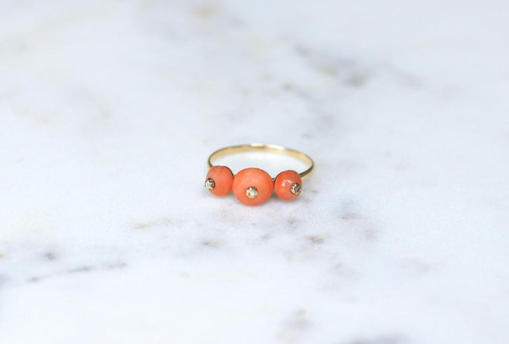 Boucles d'oreilles Parure ancienne - Collier, boucles d'oreilles et bague en or, argent et corail 58 Facettes