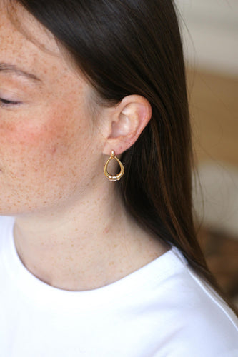Boucles d'oreilles Cartier Trinity - Boucles d'oreilles pendantes en trois ors 58 Facettes