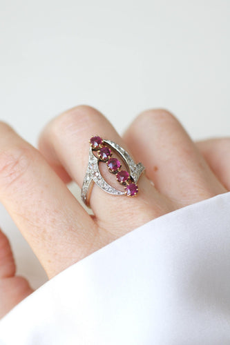 Bague 59 Belle Époque - Bague volutes en or jaune, platine, rubis et diamants 58 Facettes