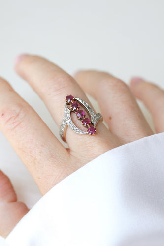 Bague 59 Belle Époque - Bague volutes en or jaune, platine, rubis et diamants 58 Facettes
