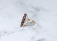 Bague 59 Belle Époque - Bague volutes en or jaune, platine, rubis et diamants 58 Facettes