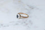 Bague 61 Bague marguerite ancienne en or rose, platine, saphir et diamants 58 Facettes
