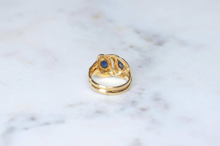 Bague 52 Bague ancienne serpents enroulés en or jaune et saphirs 58 Facettes