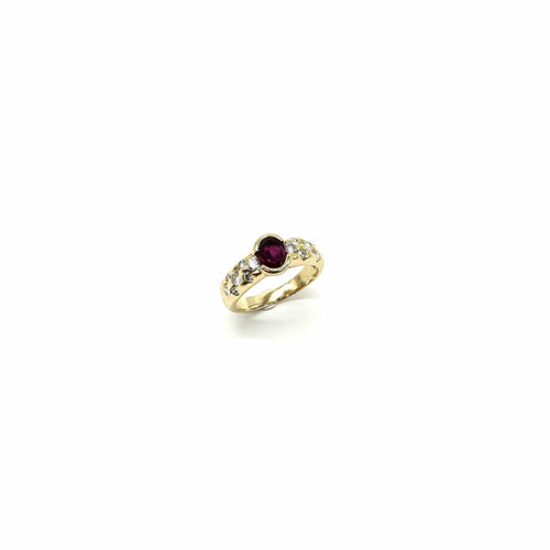 Bague 55 Bague en or jaune, rubis et diamants 58 Facettes Z15B51834