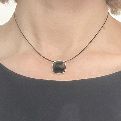 https://www.bijouxoccasionfrot.fr/wp-content/uploads/2026/05/Z15B51804P.jpeg