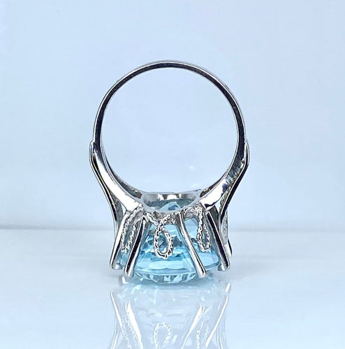 Bague Bague en or blanc 18 carats et aigue-marine 58 Facettes AB727