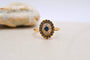Bague 59 Bague marguerite ovale en or jaune, saphir et diamants 58 Facettes 4026