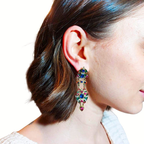 Boucles d'oreilles Boucles d'oreilles pendantes en or jaune, rubis, saphirs et perles 58 Facettes G3951