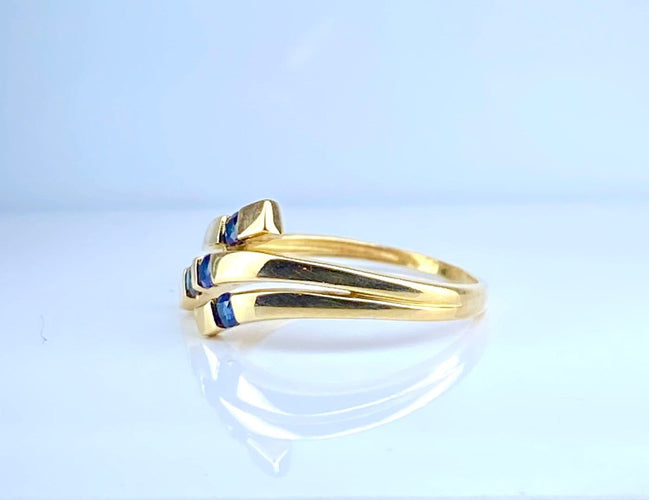 Bague 50 Bague en or jaune 18 carats et 4 saphirs 58 Facettes AB730