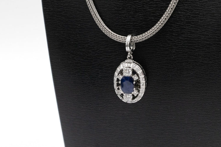 Collier Collier contemporain en platine, or blanc, saphir et diamants 58 Facettes 12159