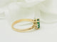 Bague 53 Bague en or jaune 18 kt avec émeraude et diamants 58 Facettes F5073