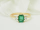 Bague 53 Bague en or jaune 18 kt avec émeraude et diamants 58 Facettes F5073