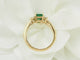 Bague 53 Bague en or jaune 18 kt avec émeraude et diamants 58 Facettes F5073