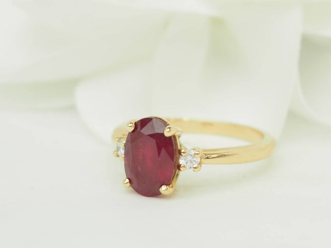 Bague 53 Bague rubis 2,59 ct et diamants en or jaune 18 ct 58 Facettes F5072