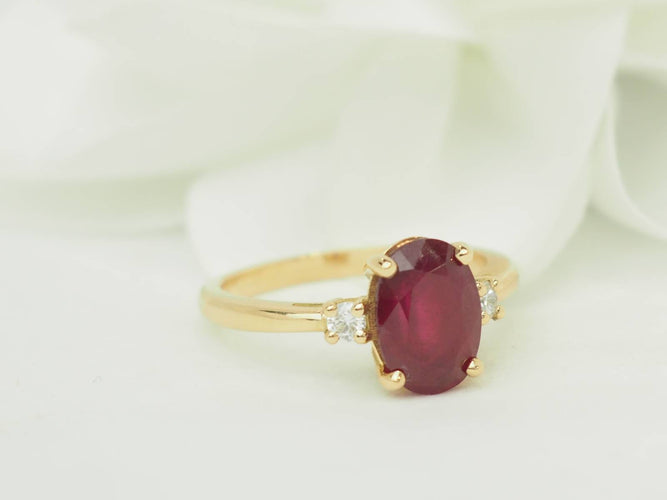 Bague 53 Bague rubis 2,59 ct et diamants en or jaune 18 ct 58 Facettes F5072