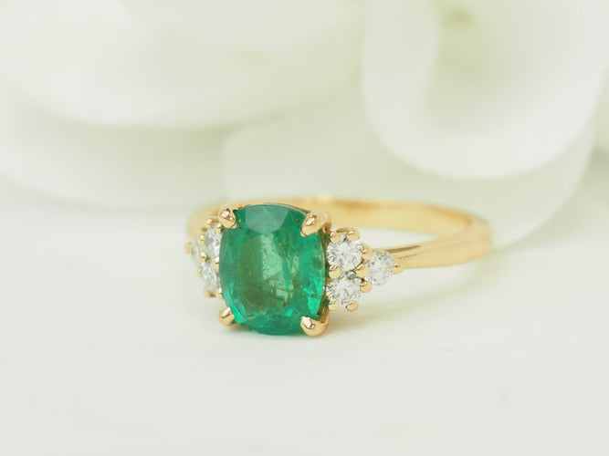 Bague 56 Bague émeraude 2 ct en or jaune 18 kt et diamants 58 Facettes F5069