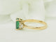 Bague 55 Bague en or jaune 18 kt, émeraude et diamants 58 Facettes F5071