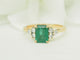 Bague 55 Bague en or jaune 18 kt, émeraude et diamants 58 Facettes F5071