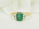Bague 55 Bague en or jaune 18 kt, émeraude et diamants 58 Facettes F5071